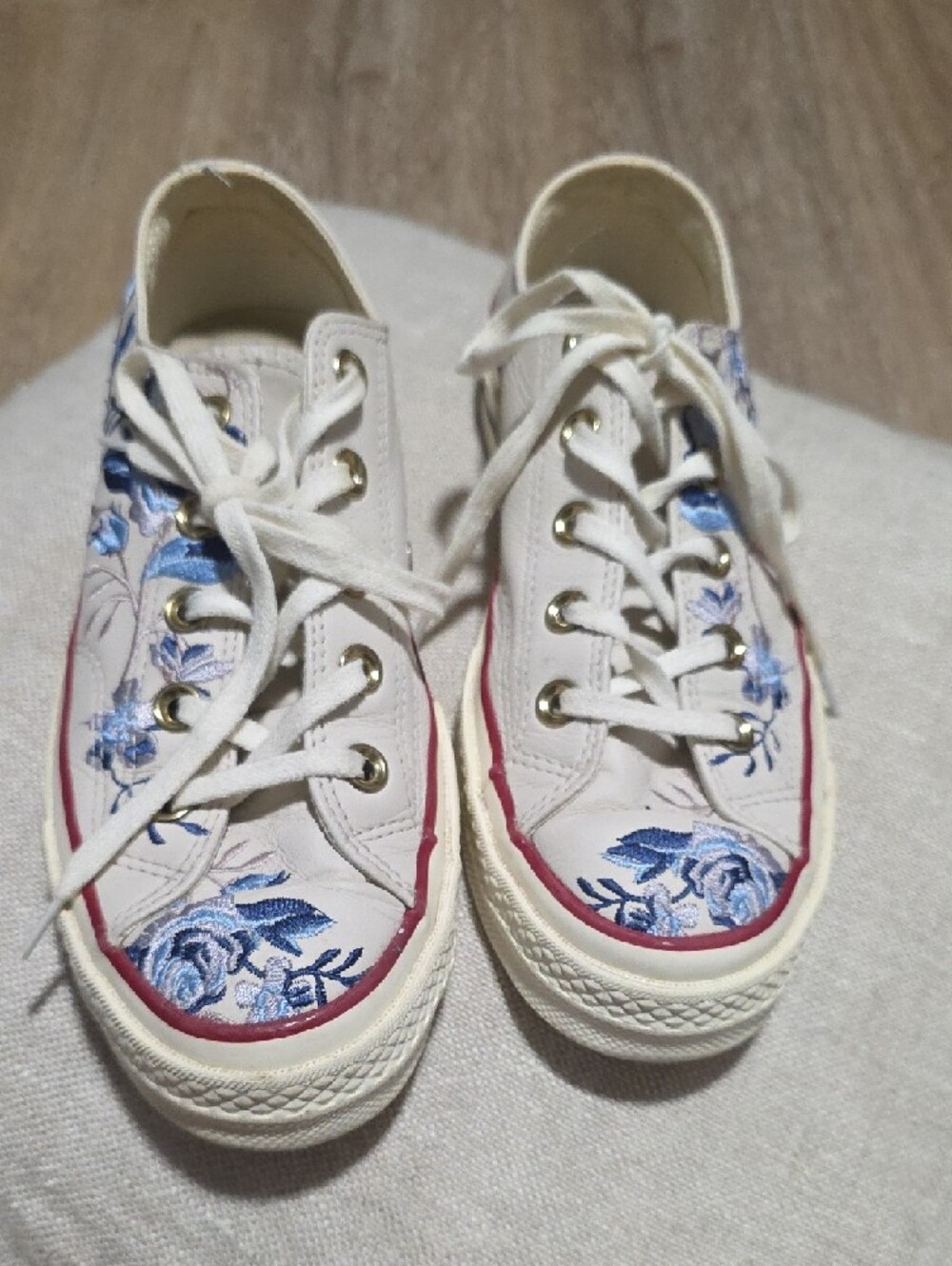 Converse Chuck Taylor Floral Embroidered Leather Low-Top Sneakers - Picture 3 of 8